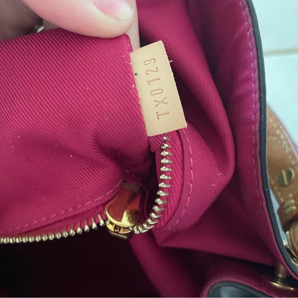 Authentic Louis Vuitton Graceful PM - Picture 9 of 17